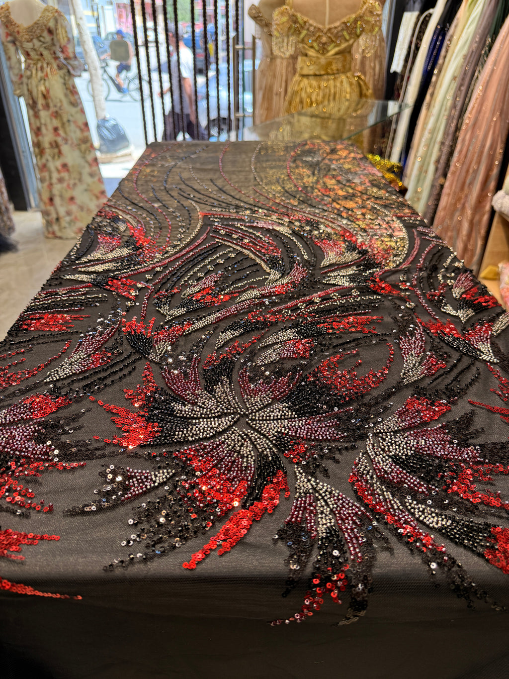 Tull Brocart 3 Metre Noir Red