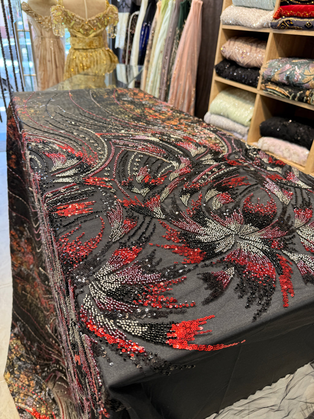 Tull Brocart 3 Metre Noir Red