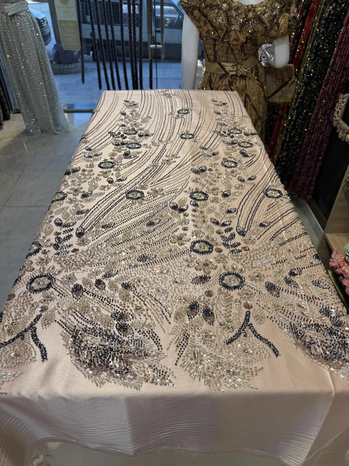 TULLE TRAVAILLE WARDA