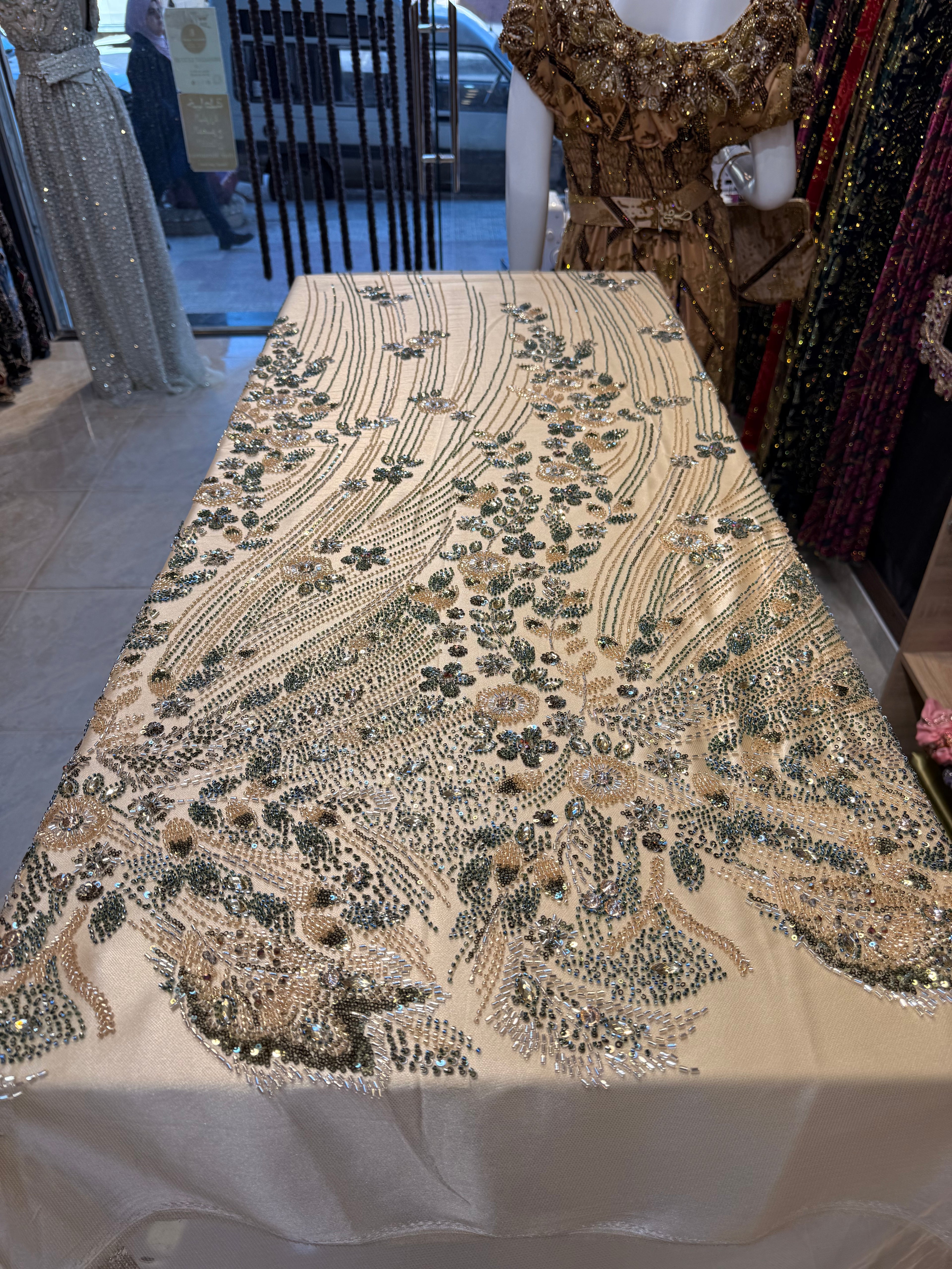 TULLE TRAVAILLE WARDA