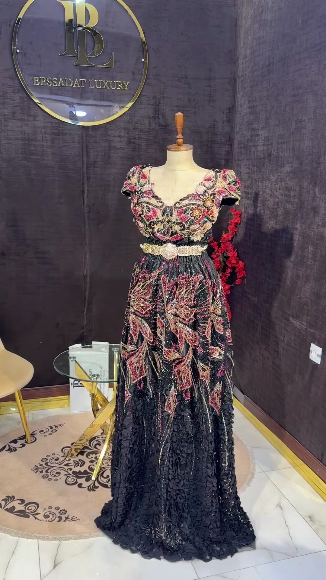 Model Bonne Tull Luxe